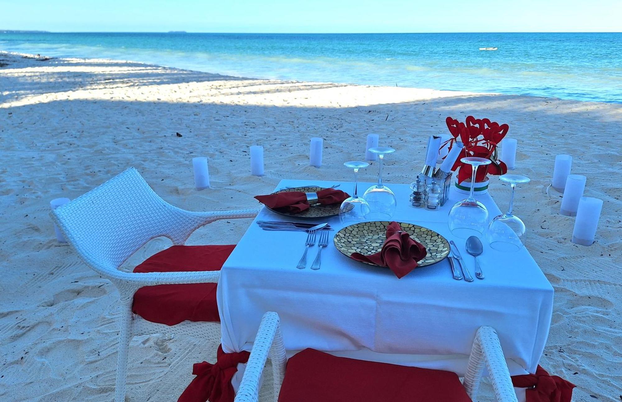 Bianco Azzurro Hotel & Restaurant Pwani Mchangani Kültér fotó