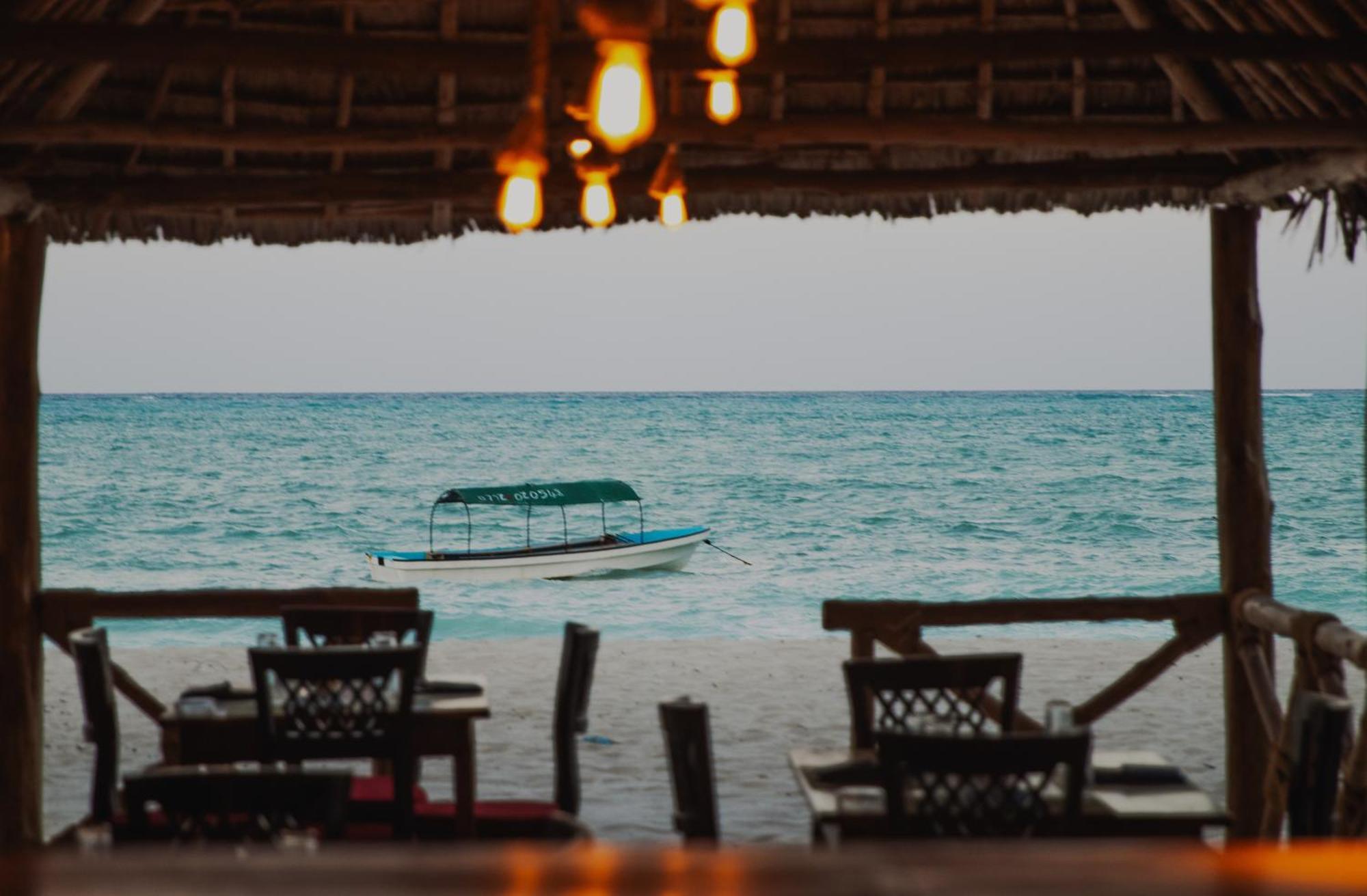 Bianco Azzurro Hotel & Restaurant Pwani Mchangani Kültér fotó