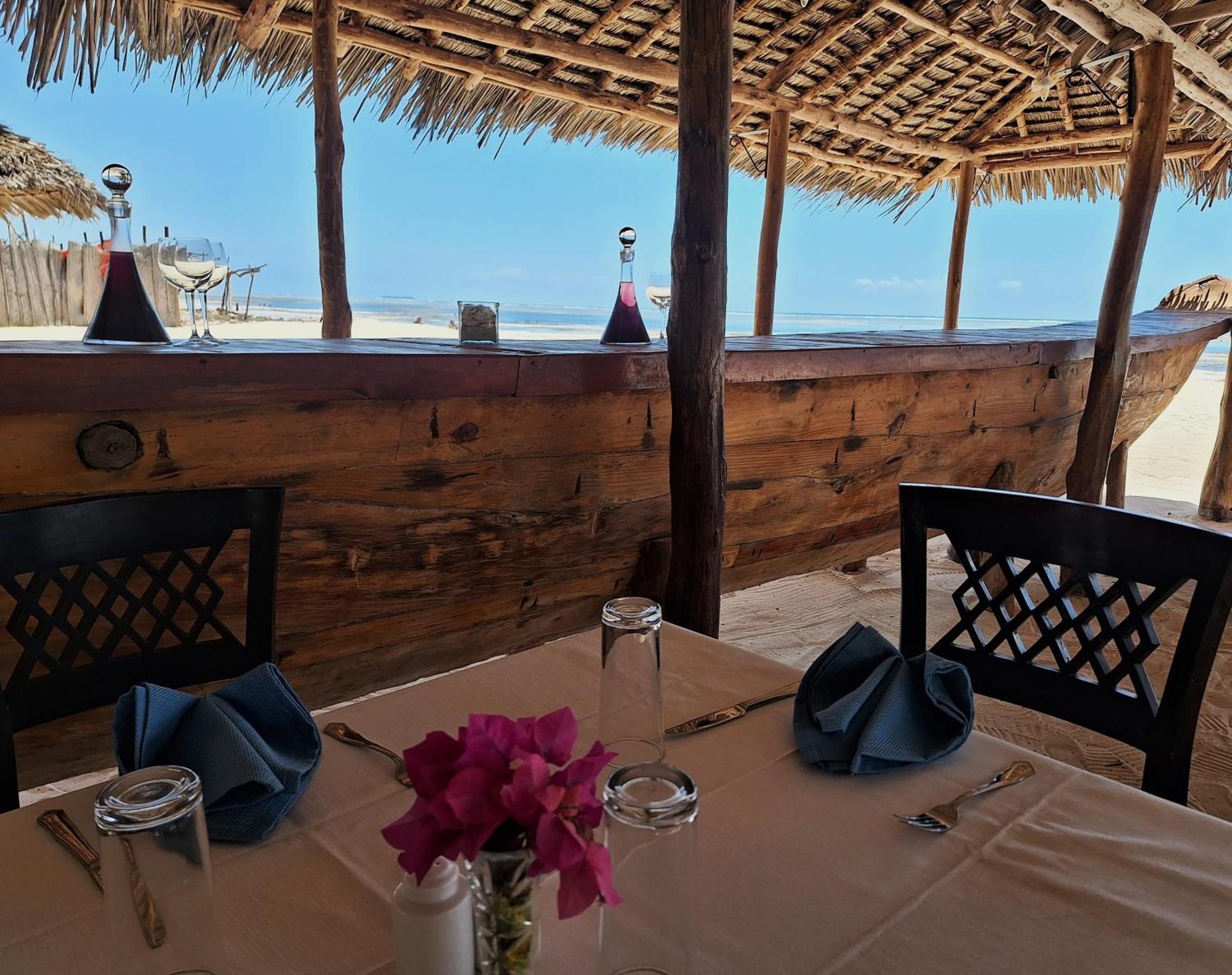 Bianco Azzurro Hotel & Restaurant Pwani Mchangani Kültér fotó