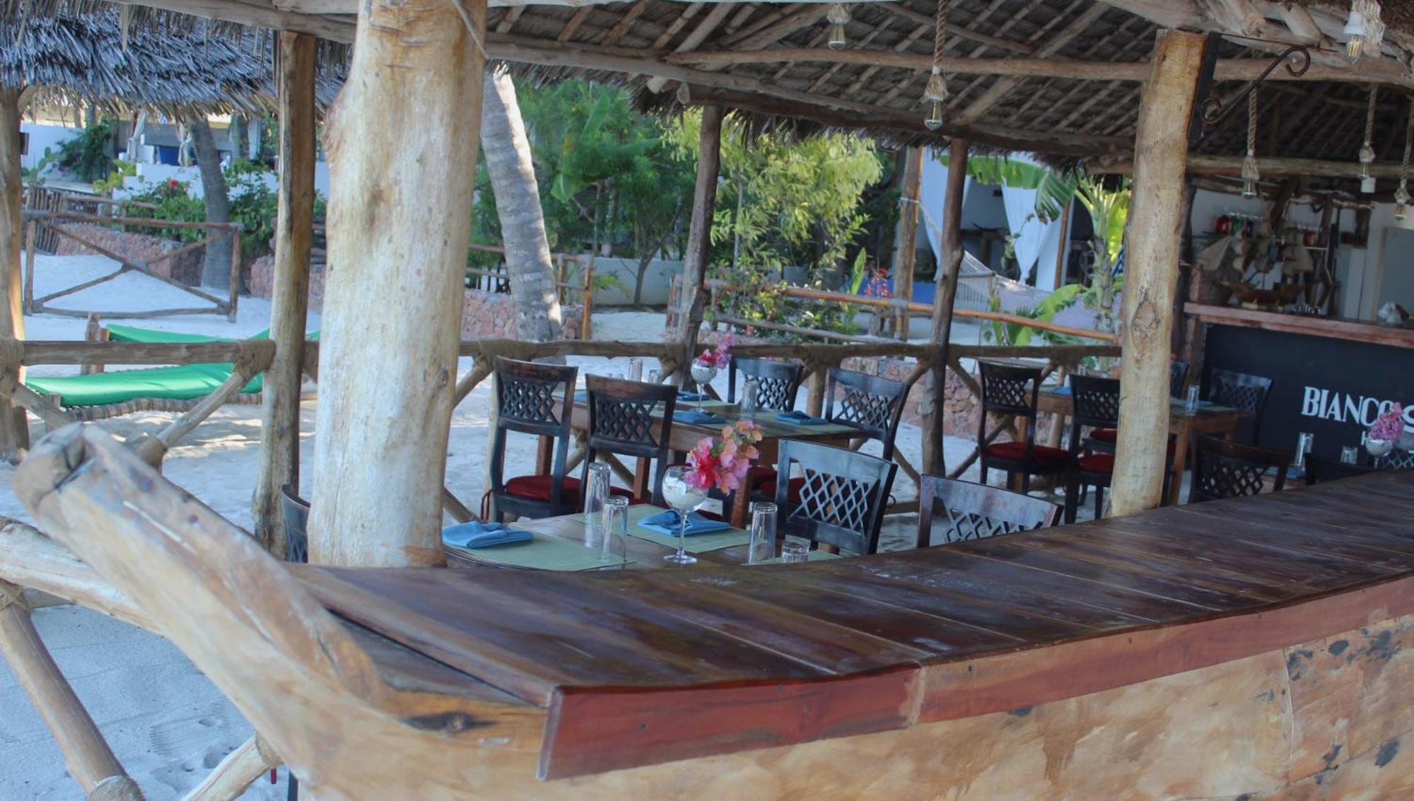 Bianco Azzurro Hotel & Restaurant Pwani Mchangani Kültér fotó