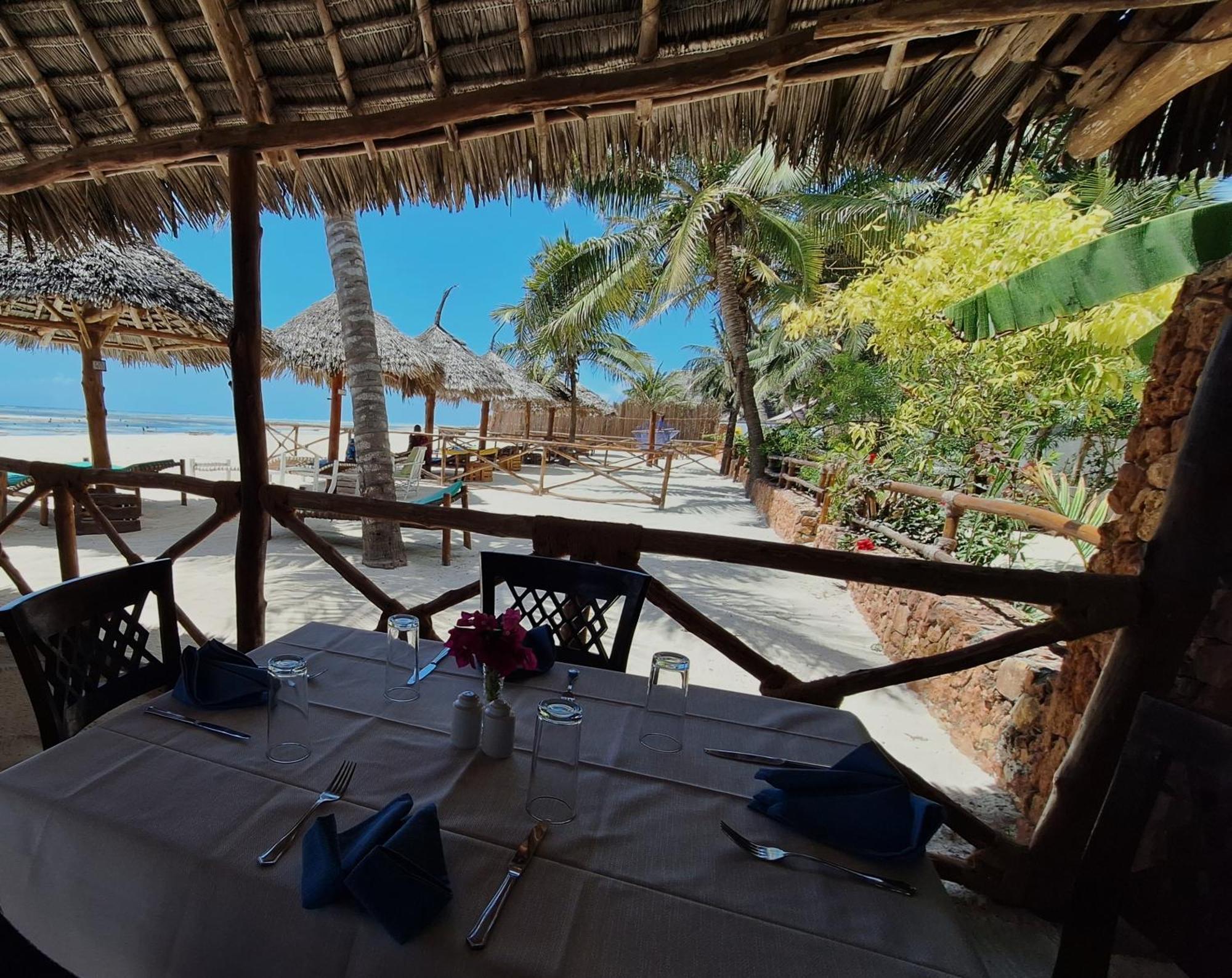 Bianco Azzurro Hotel & Restaurant Pwani Mchangani Kültér fotó