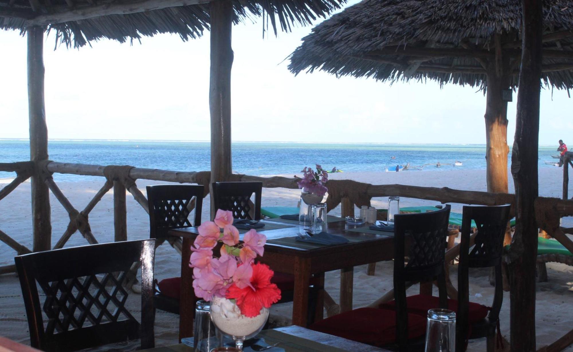Bianco Azzurro Hotel & Restaurant Pwani Mchangani Kültér fotó